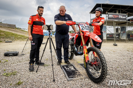 Video sestřih kvalifikací MX2 a MXGP ve švédské Uddevalle 